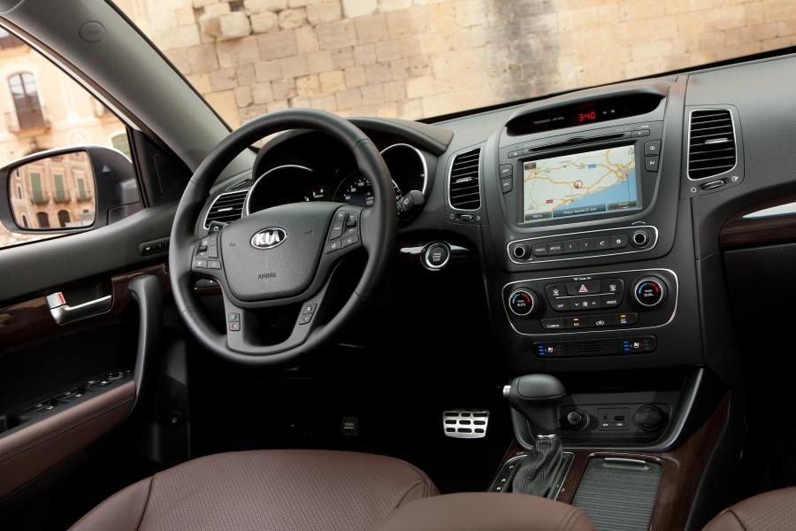  Kia Sorento 2013 года  (EU) (фото 10 из 85)
